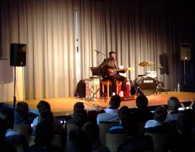 Blues in the schools with Wes Mackey